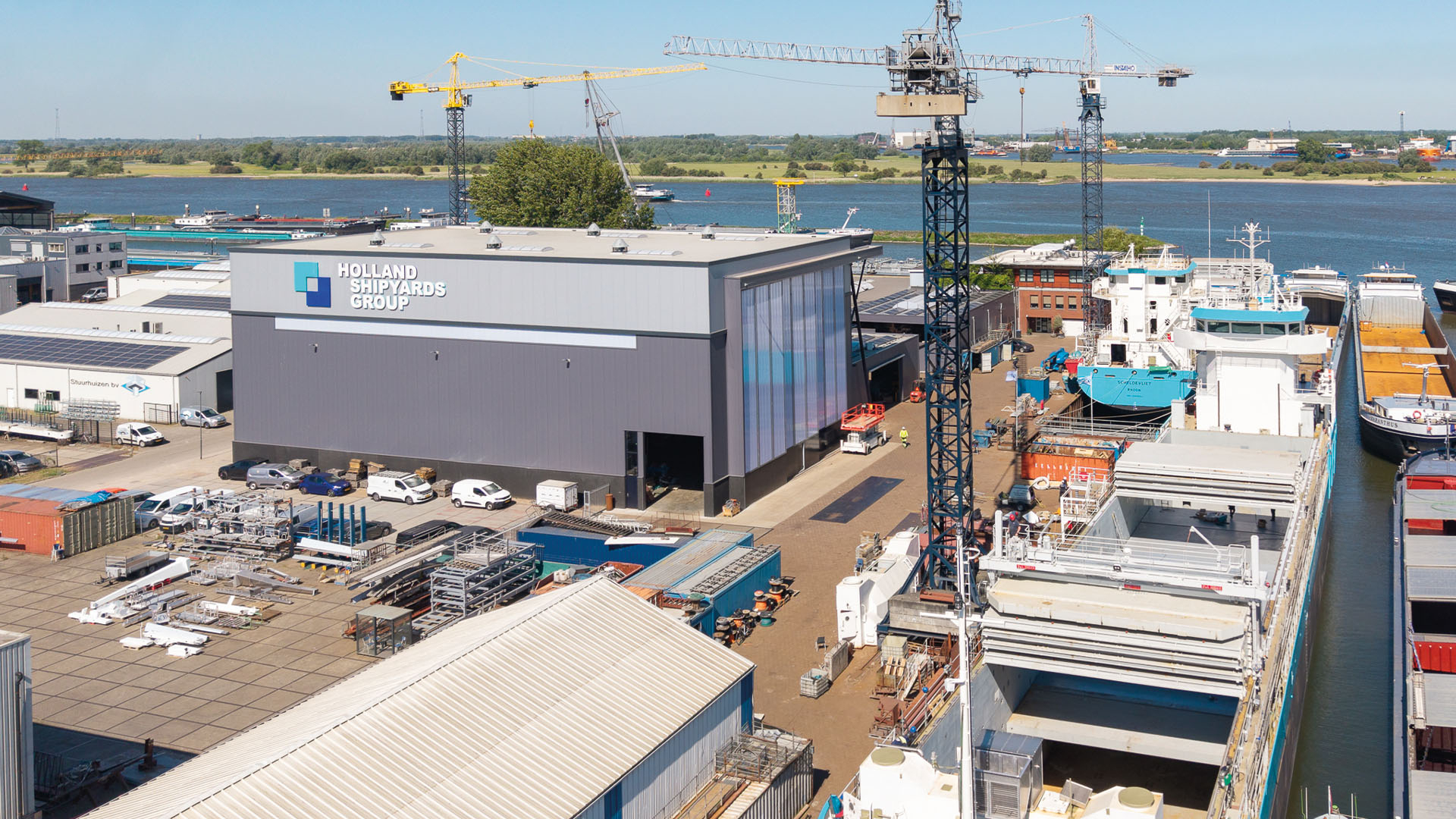 bedrijfs-<br>hallen